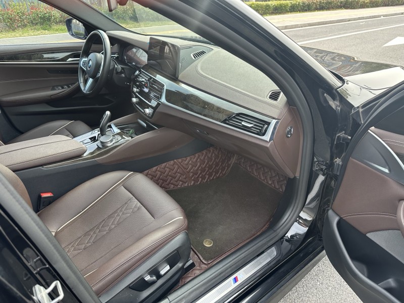 盐城21年宝马5系9