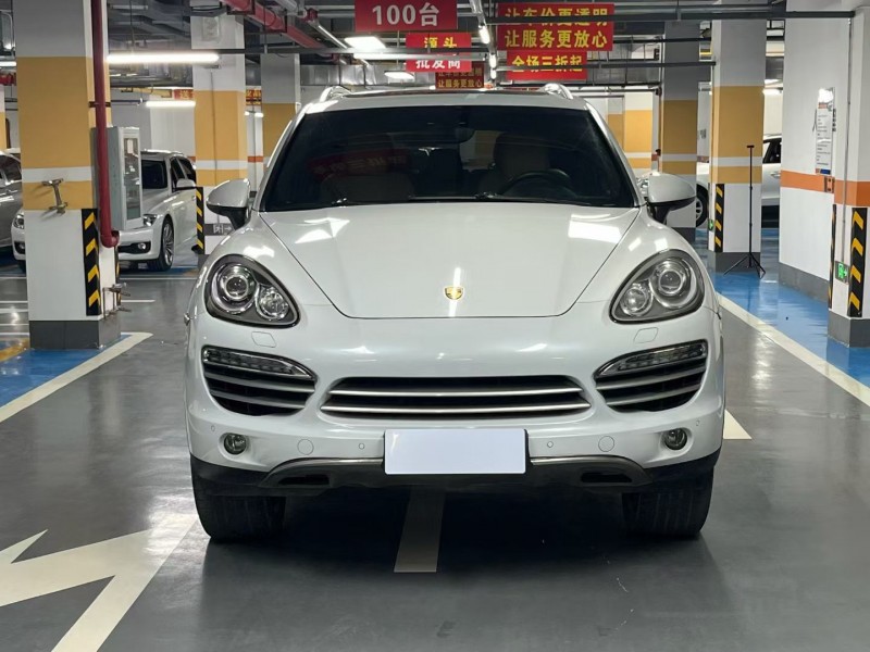 恩施14年保时捷卡宴1