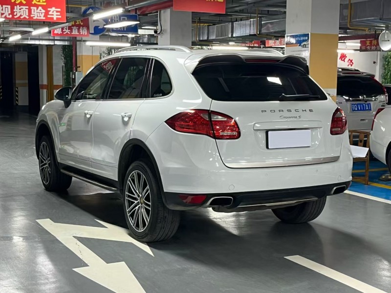 恩施14年保时捷卡宴7