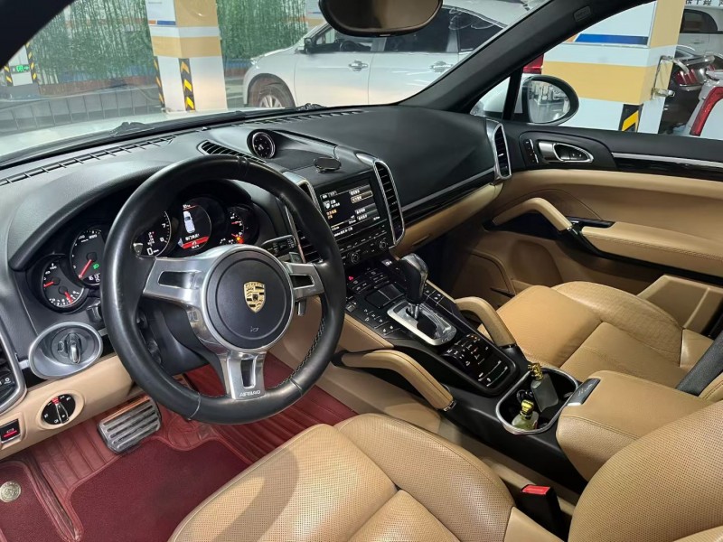 恩施14年保时捷卡宴8
