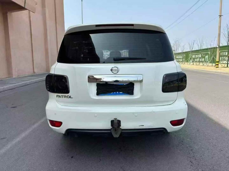 东营18年日产途乐9