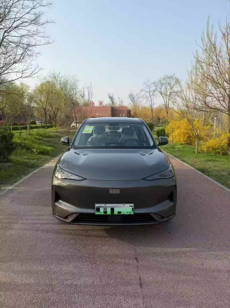 青岛25年吉利银河1