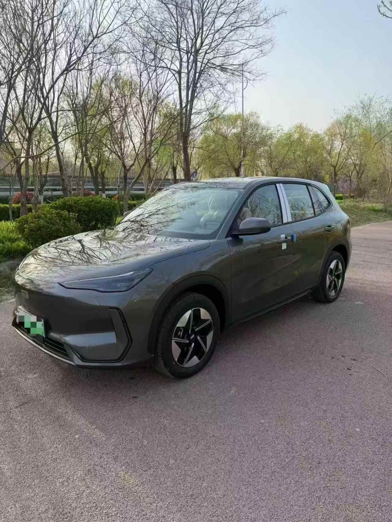 青岛25年吉利银河3