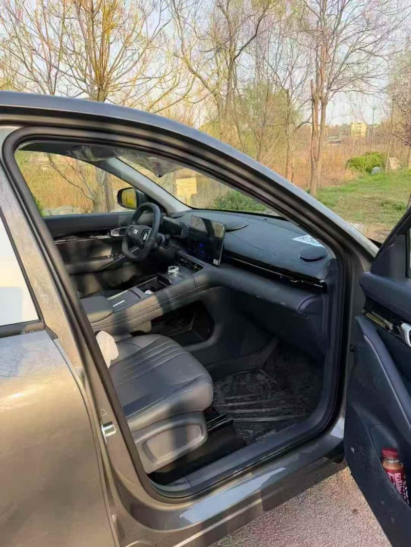 青岛25年吉利银河6