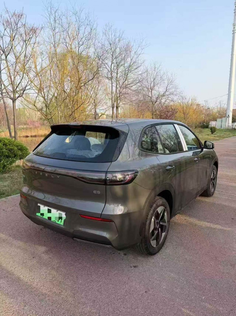 青岛25年吉利银河7