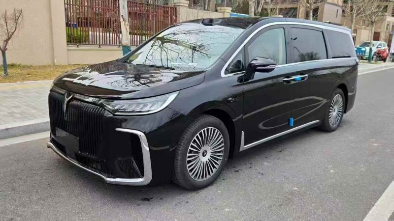 承德26年岚图汽车梦想家2