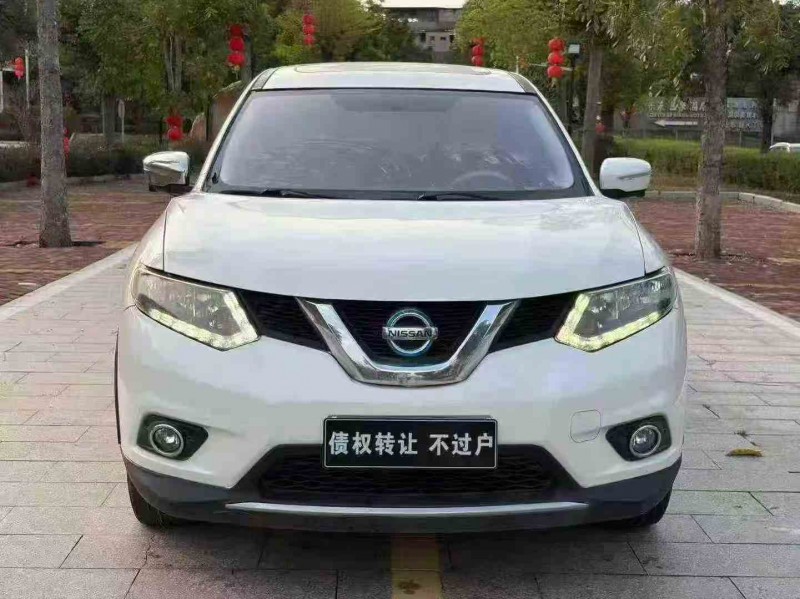 佛山17年日产奇骏1