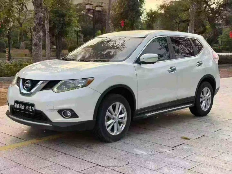 佛山17年日产奇骏2