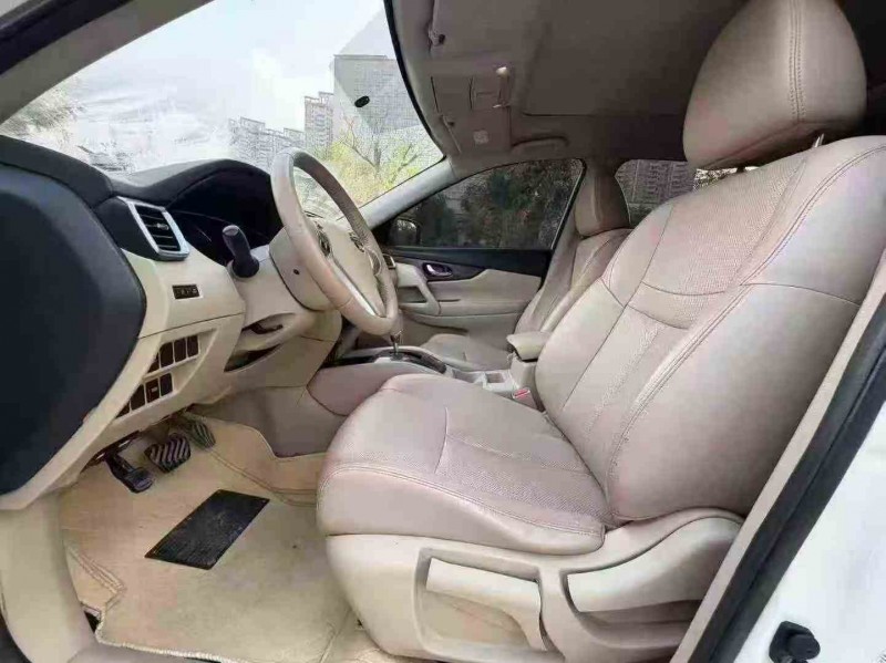 佛山17年日产奇骏6