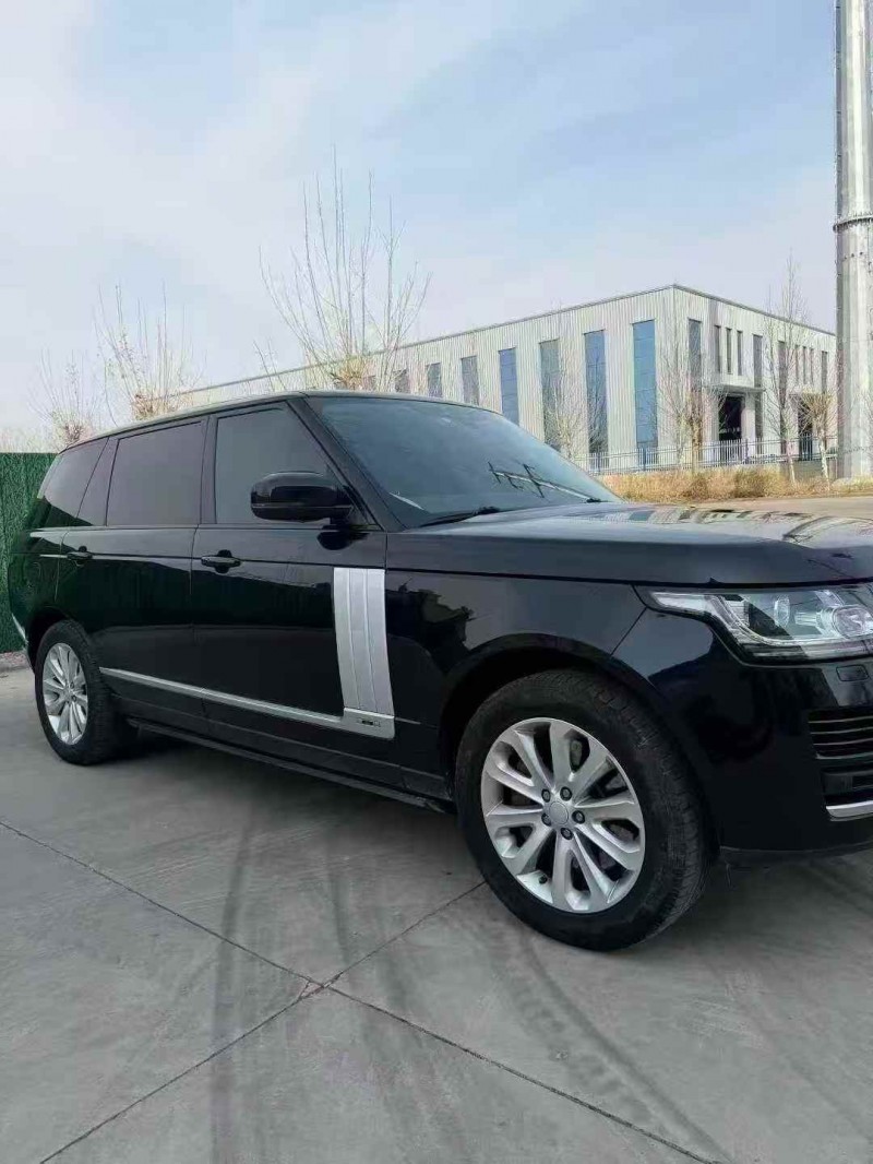 济宁17年路虎揽胜行政2