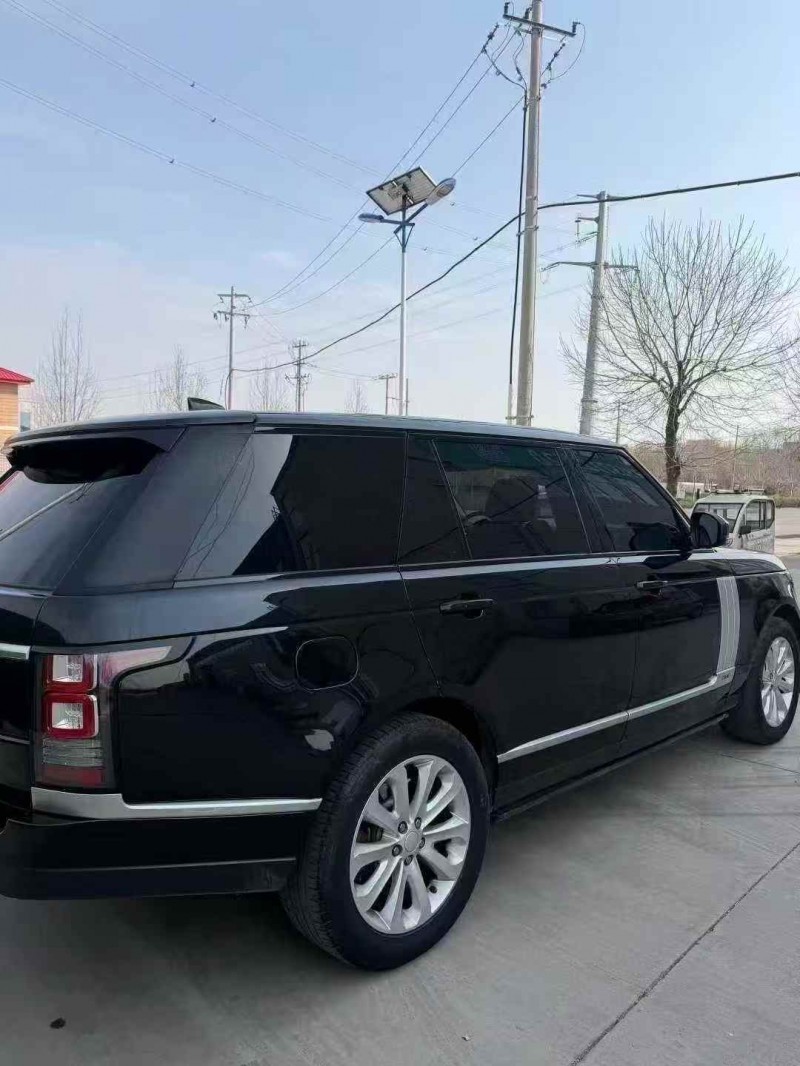 济宁17年路虎揽胜行政7