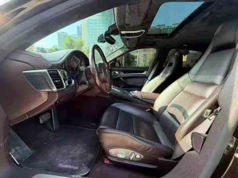 汕头15年保时捷帕拉梅拉4