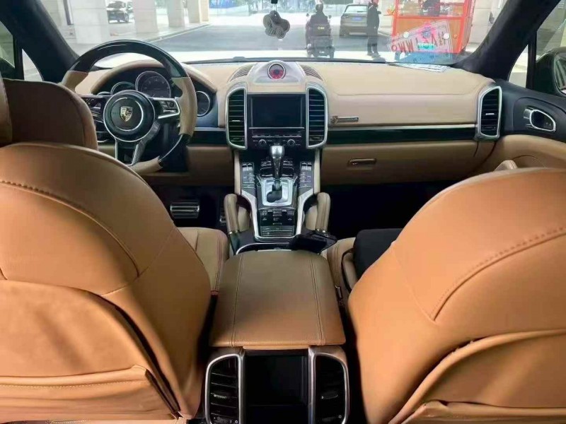 济宁15年保时捷卡宴6