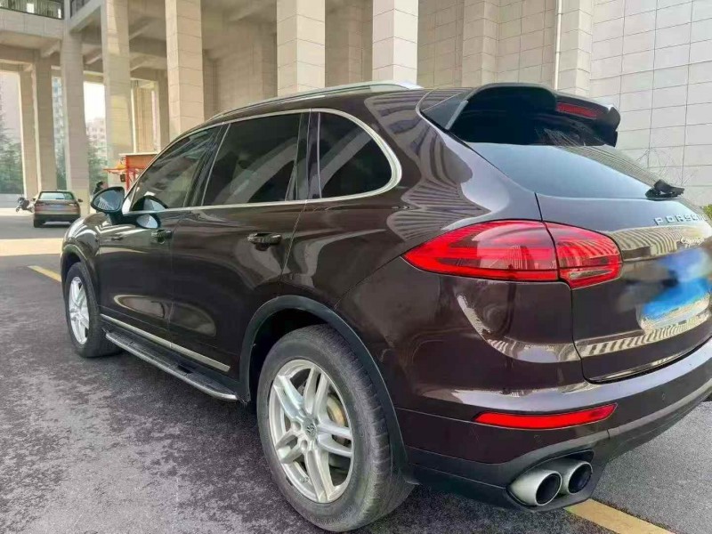 济宁15年保时捷卡宴7