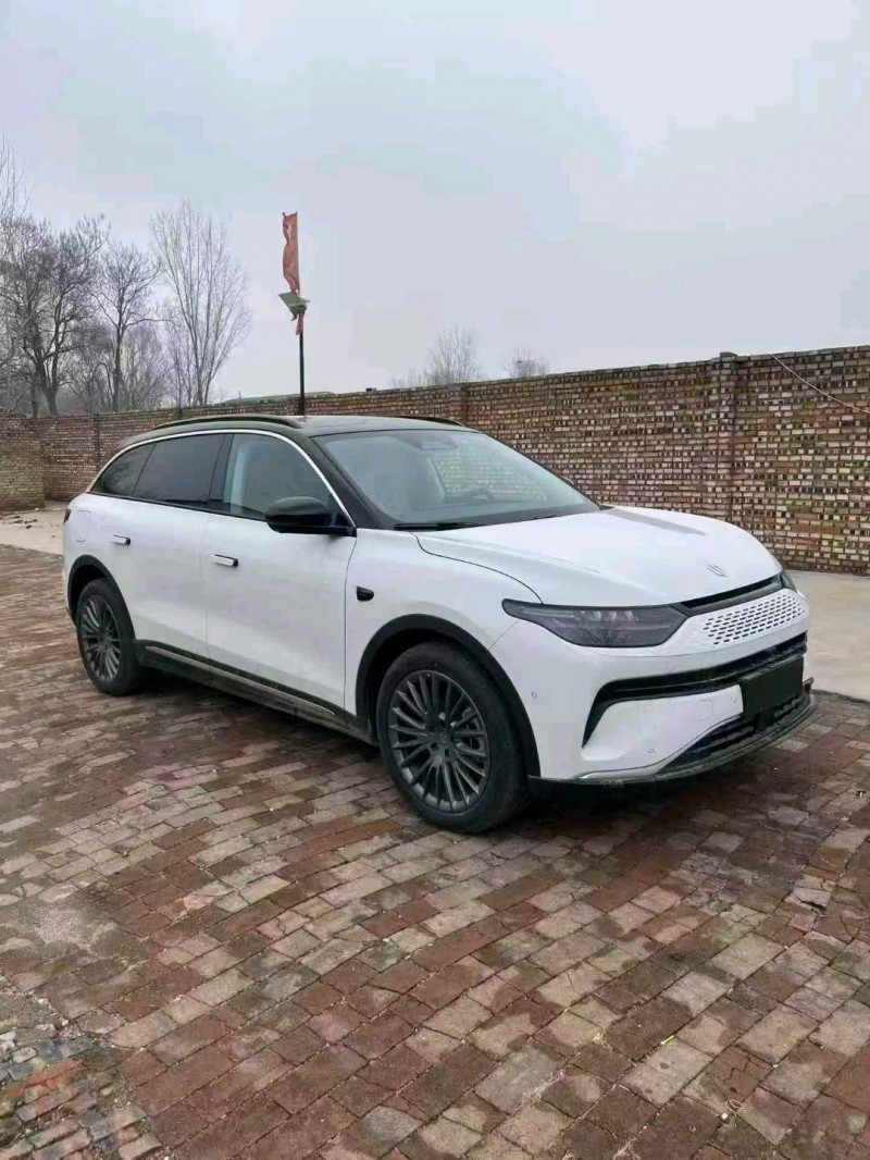 新乡24年零跑汽车C112