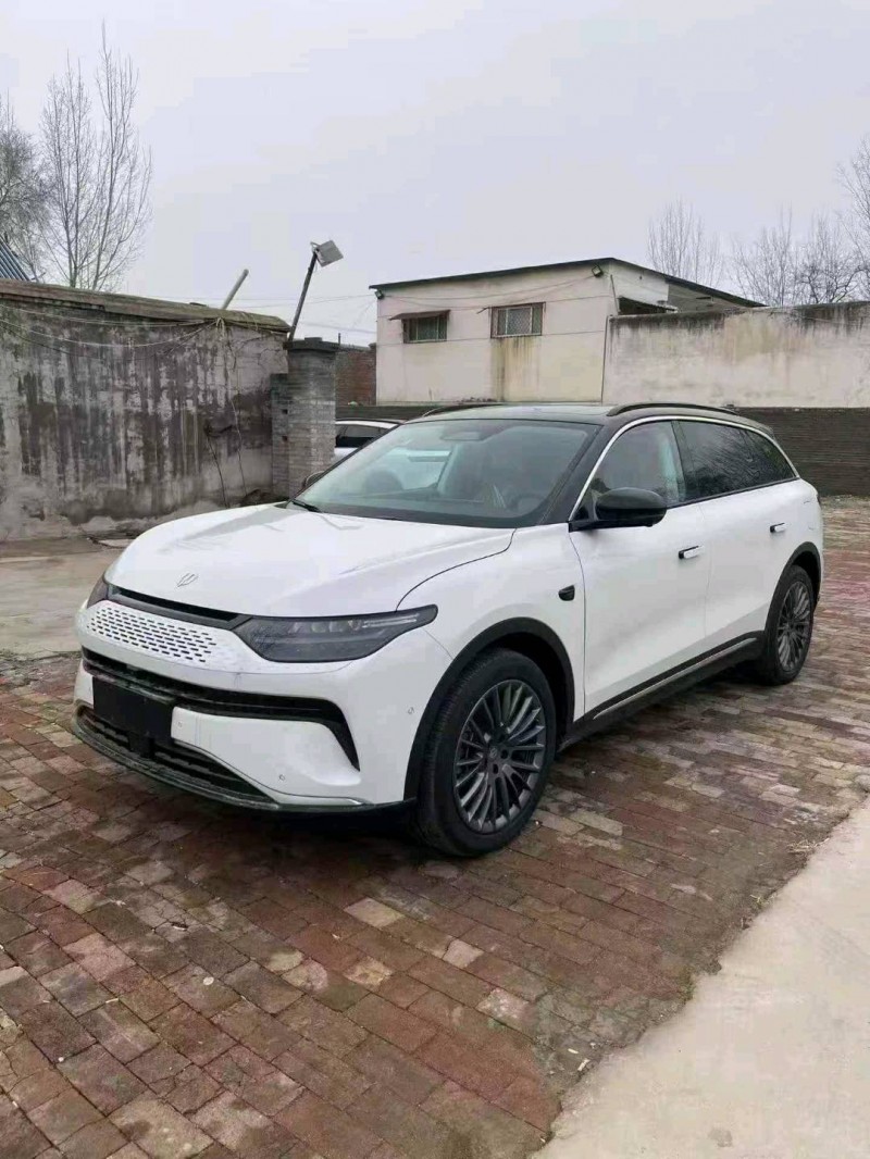 新乡24年零跑汽车C113