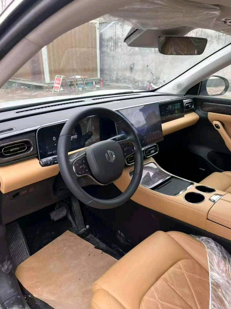 新乡24年零跑汽车C116