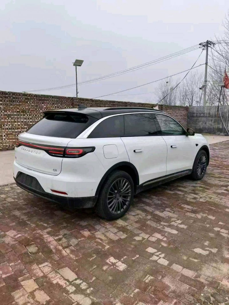 新乡24年零跑汽车C117