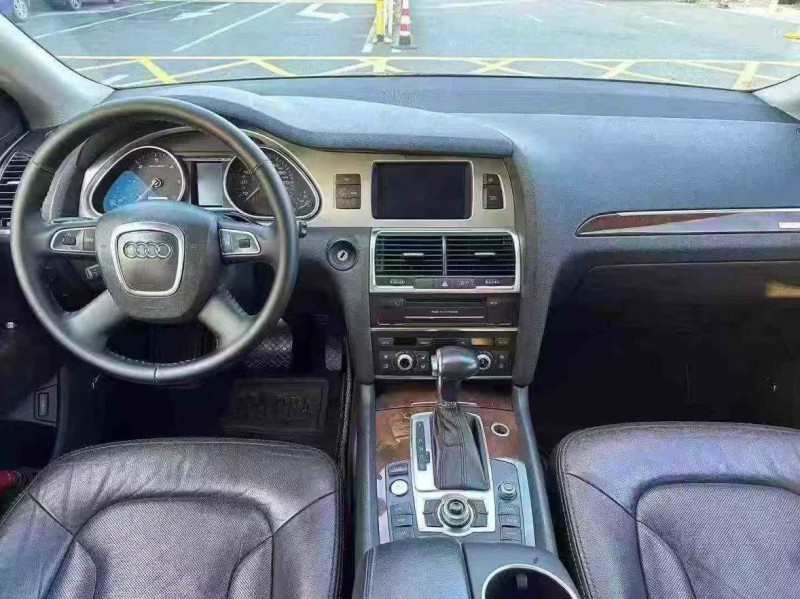 深圳12年奥迪Q74