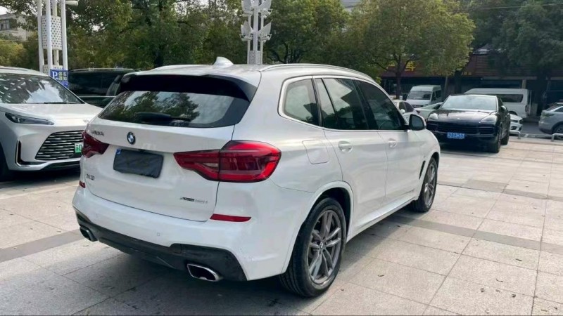 常州21年宝马X38