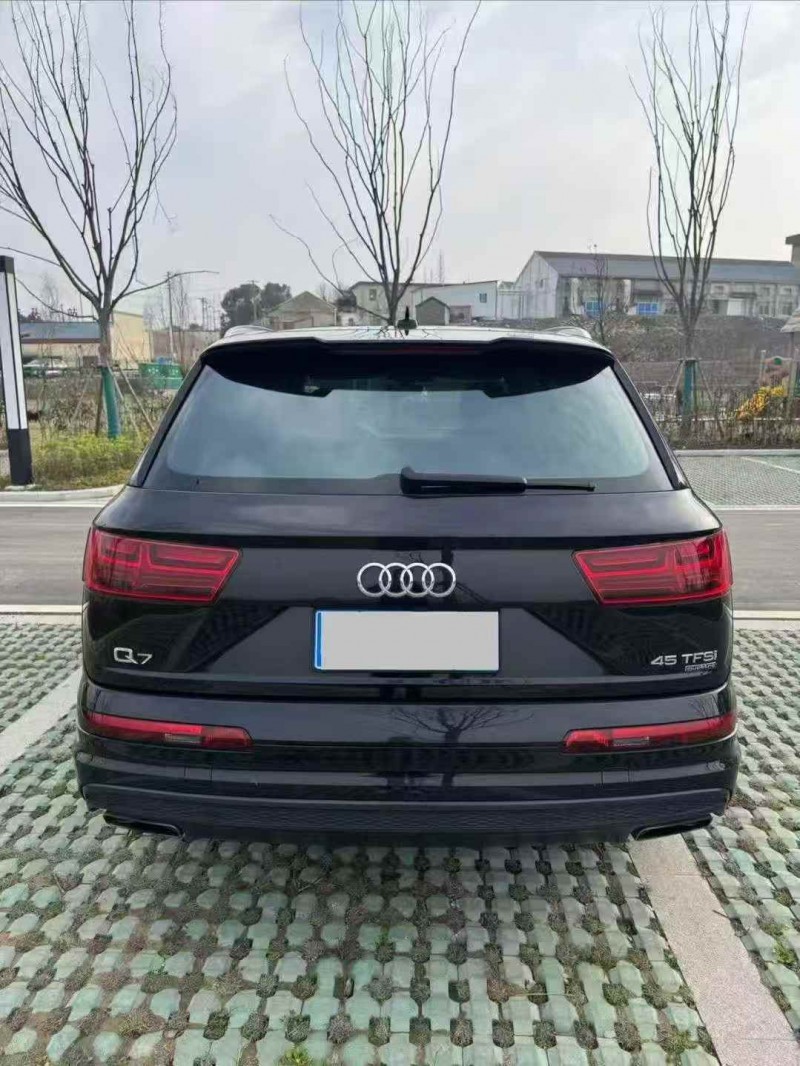 东营18年奥迪Q79