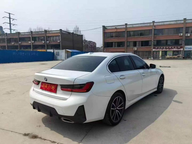 济宁23年宝马3系7