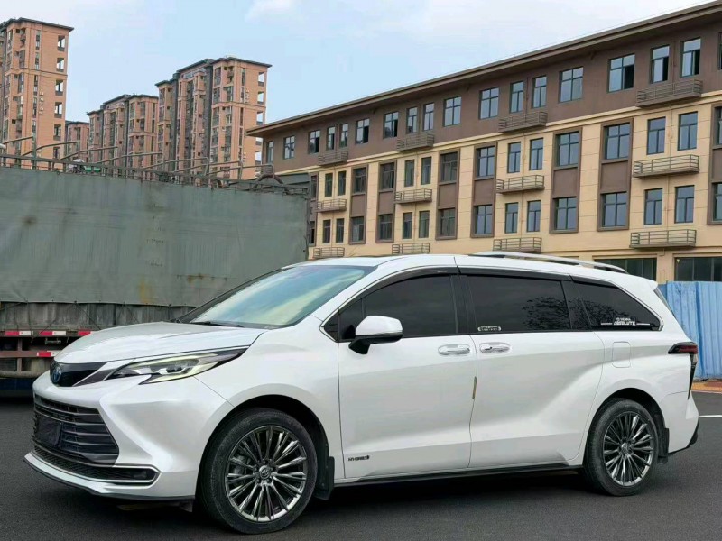 厦门22年丰田塞纳3