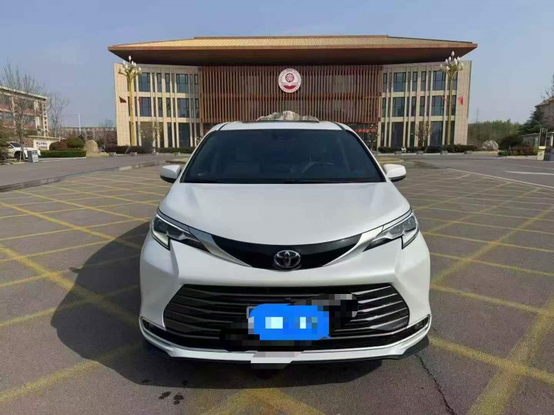 淮安25年丰田塞纳1