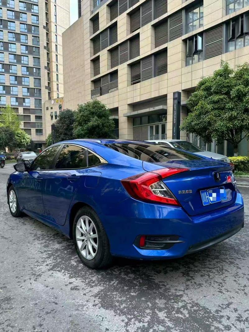 成都18年本田思域7