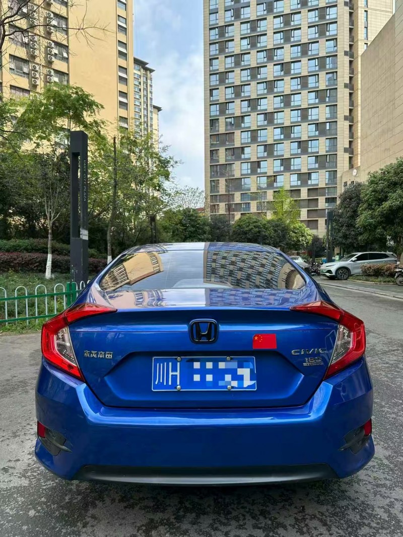 成都18年本田思域8