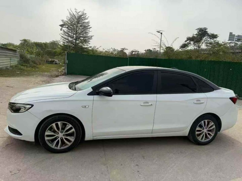 贵港19年别克英朗8