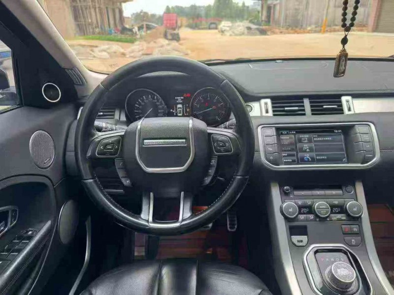 玉林16年路虎极光4