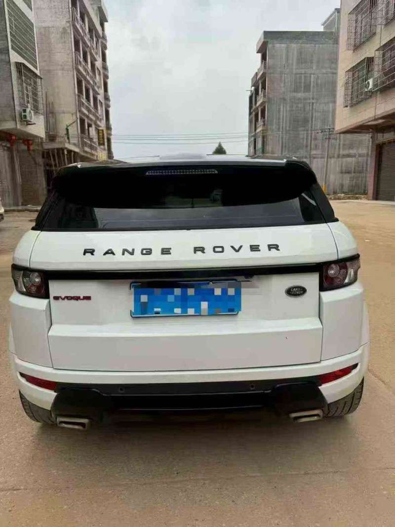 玉林16年路虎极光9