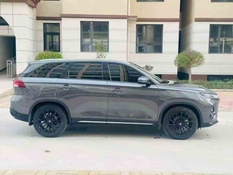 新乡26年长安汽车CS757