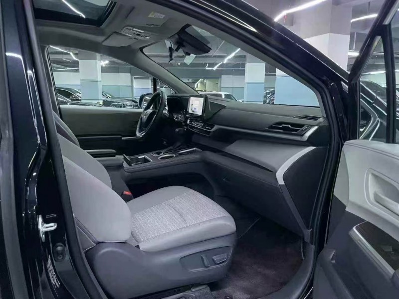 深圳25年丰田塞纳7