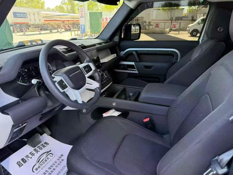 汉中23年路虎卫士4