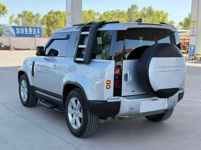 汉中23年路虎卫士7