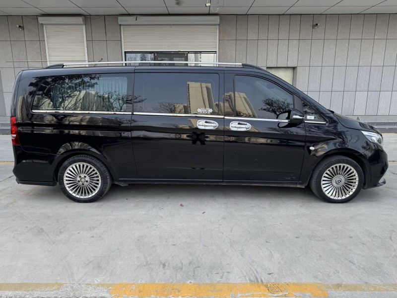 济宁20年奔驰威霆4