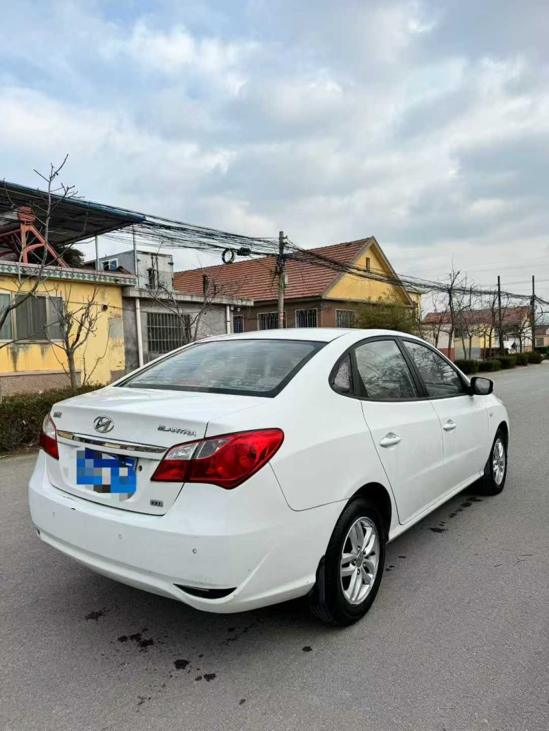 青岛14年现代悦动8