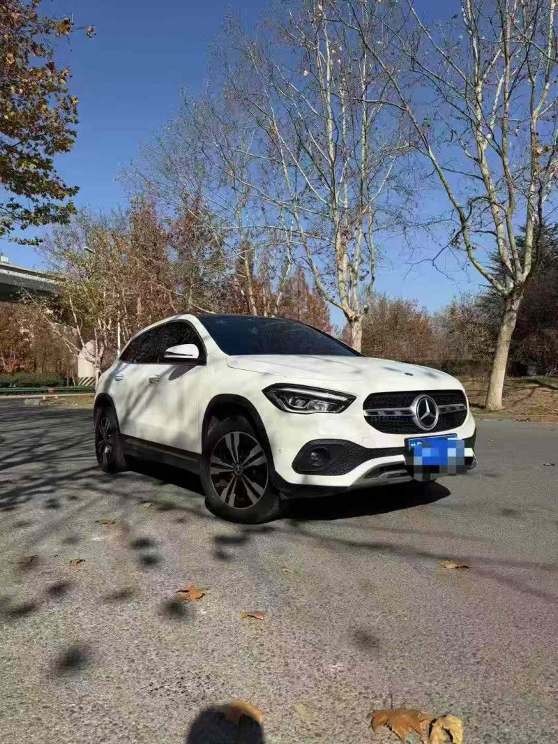 青岛22年奔驰GLA2