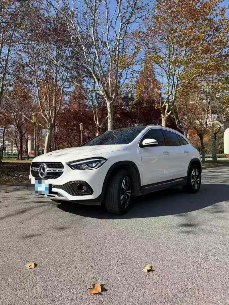 青岛22年奔驰GLA3