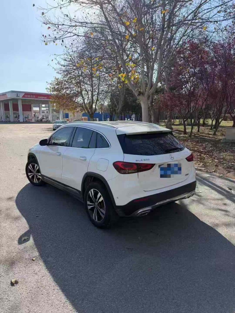 青岛22年奔驰GLA8