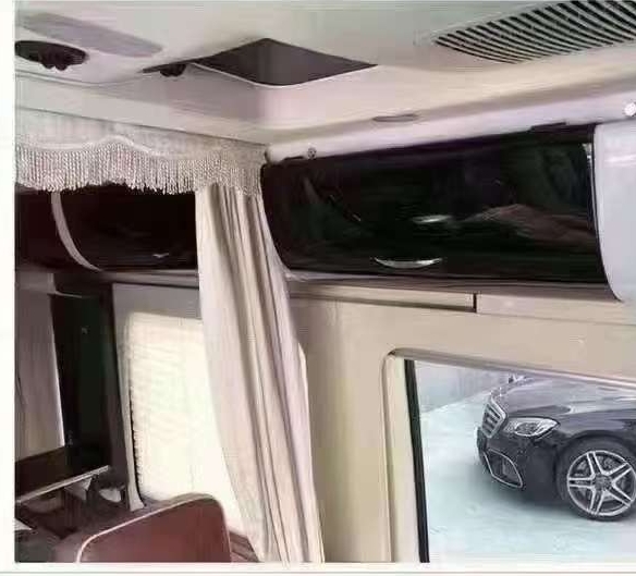 济宁14年奔驰斯宾特4