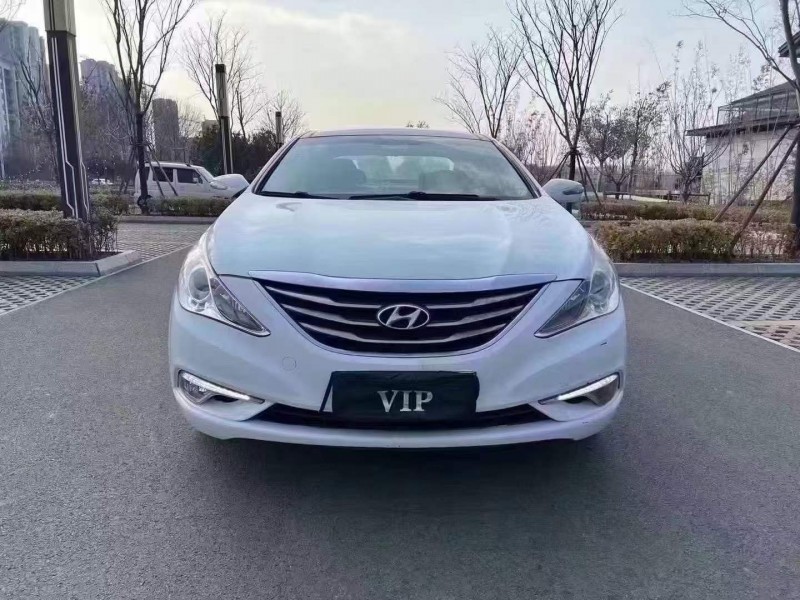 济宁15年现代索纳塔1