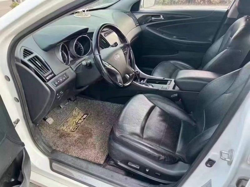 济宁15年现代索纳塔4