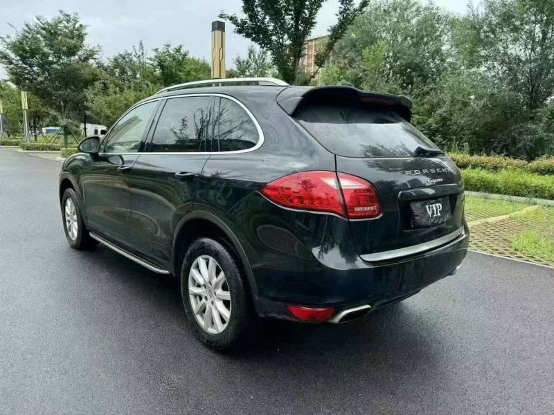 济宁14年保时捷卡宴7