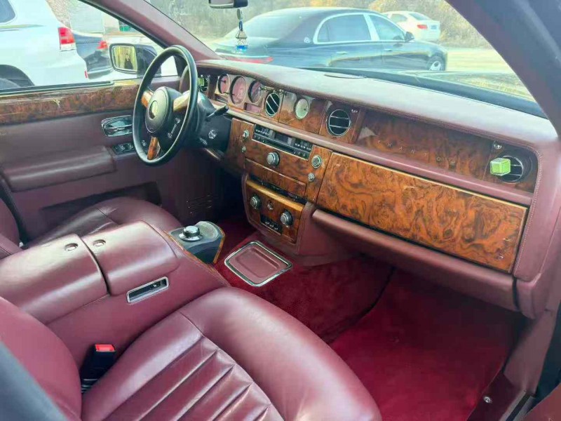 唐山10年劳斯莱斯幻影2