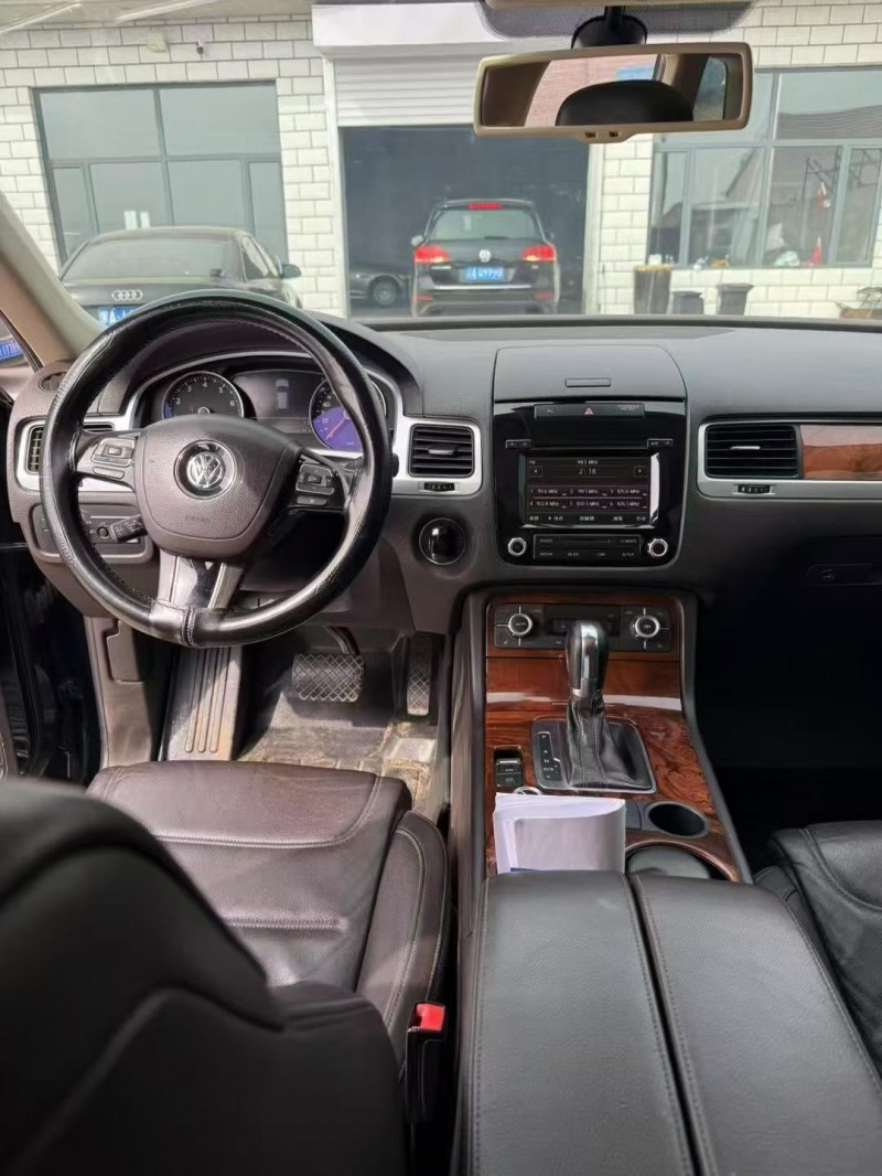 呼和浩特13年大众途锐4