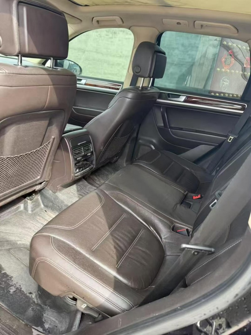 呼和浩特13年大众途锐5