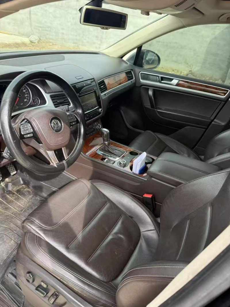 呼和浩特13年大众途锐6